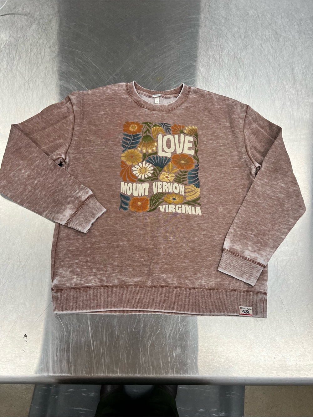 Techstyles Mount Vernon Virginia 'Love' Floral Graphic Sweatshirt - Women’s S